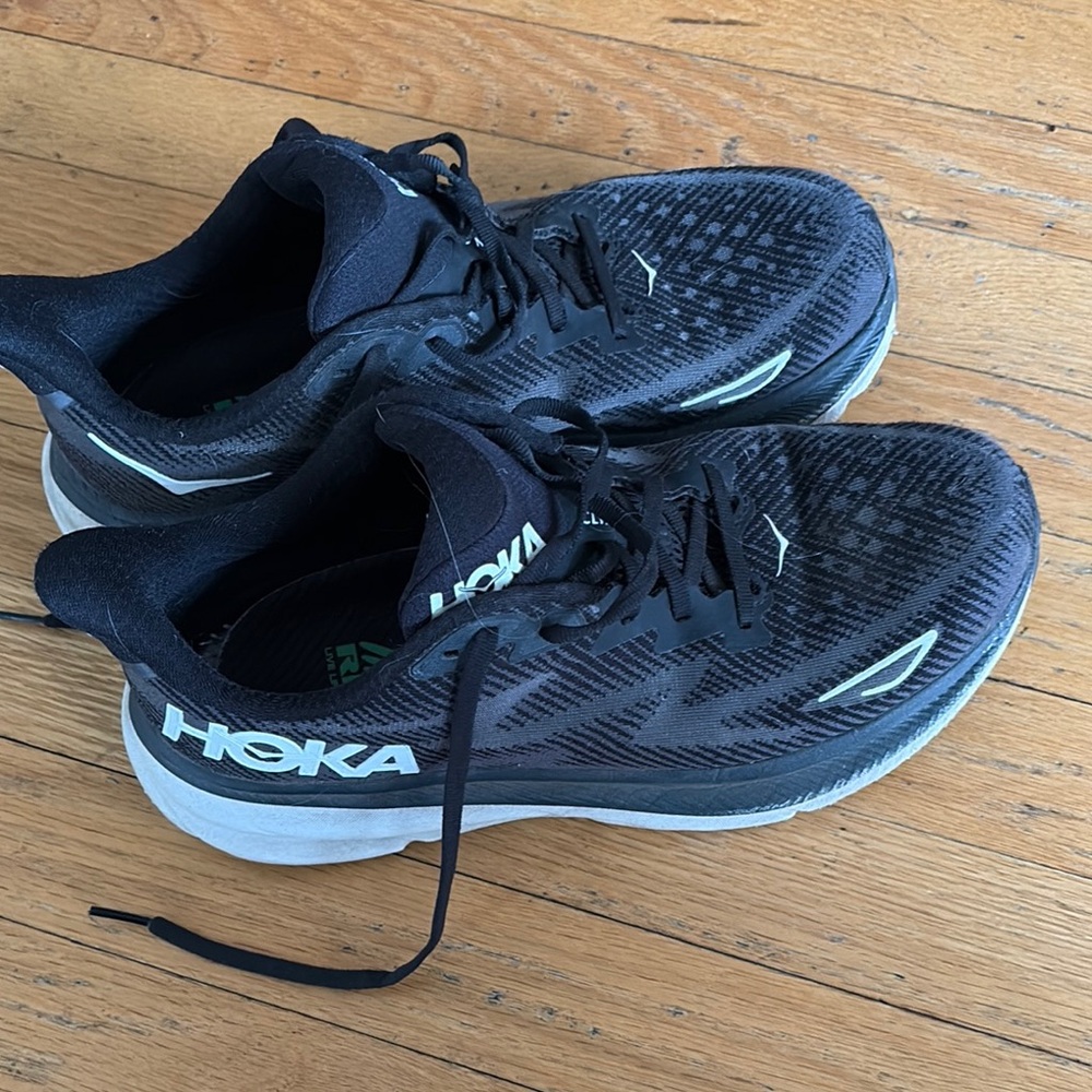 Hoka Clifton 9.5 Athletic Shoes